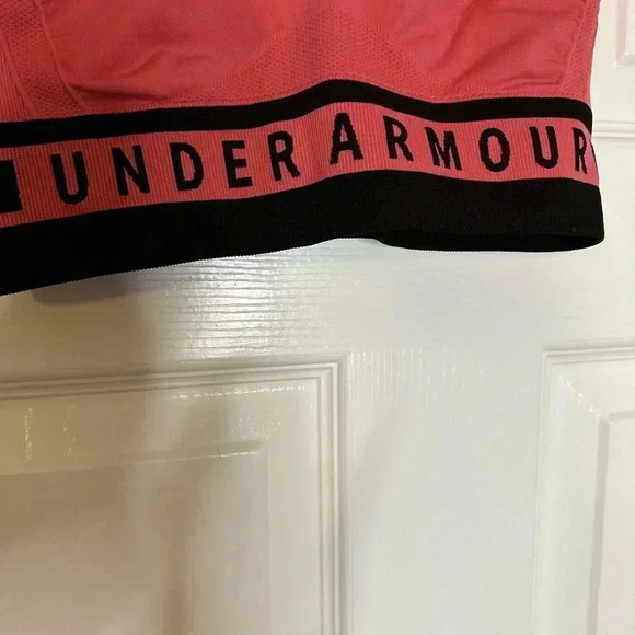 Under Armour sports Bra - Picture 6 of 9